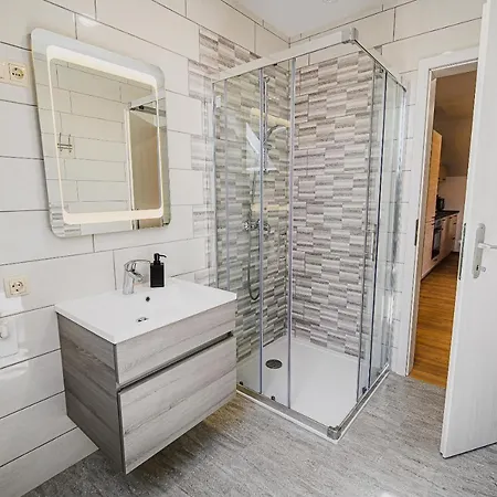 Mojcin Pisker House *