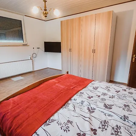 Mojcin Pisker House