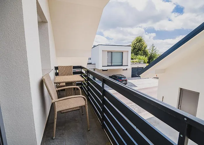 Mojcin Pisker House *