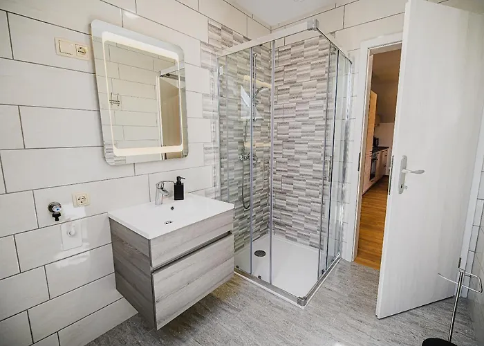 Mojcin Pisker House *